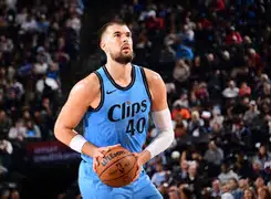 米兰体育中国-离谱！库里怒砍55分丹佛掘金今夜防线松动，波特兰开拓者今晨造点机会的简单介绍